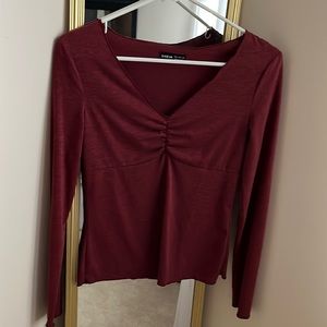 V-neck ruched slim tee